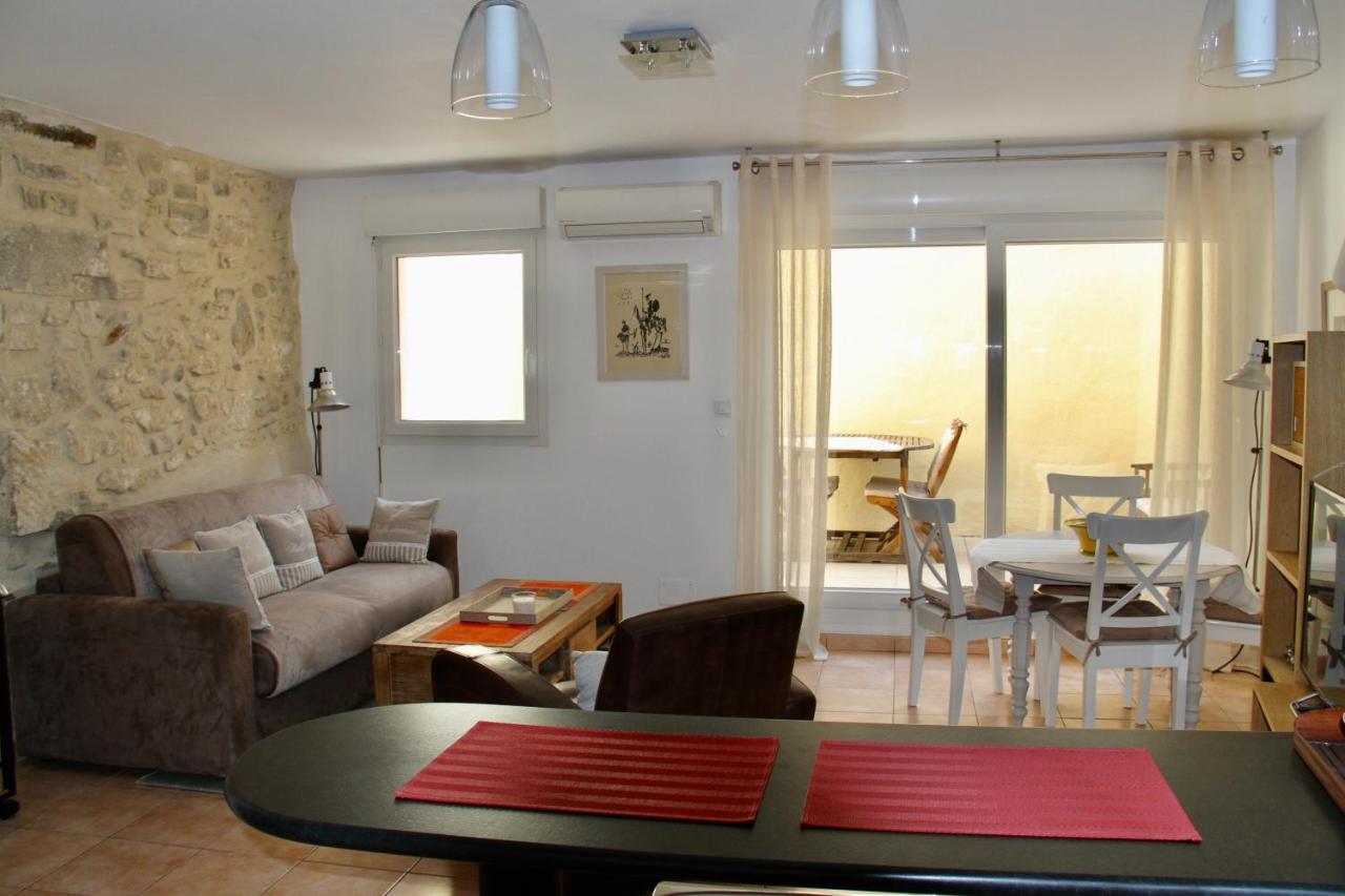 Agréable maison de ville Eyragues Esterno foto