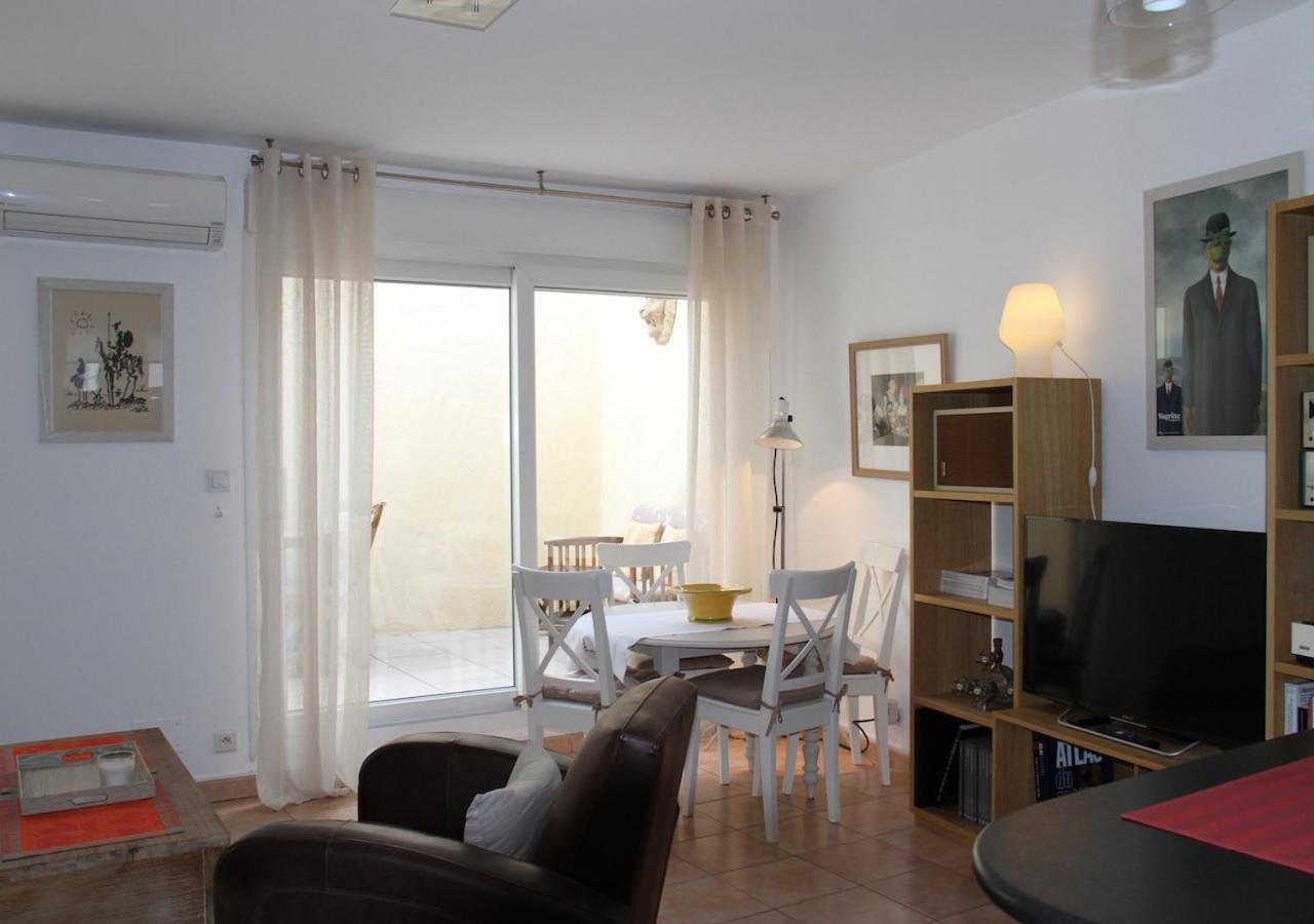 Agréable maison de ville Eyragues Esterno foto