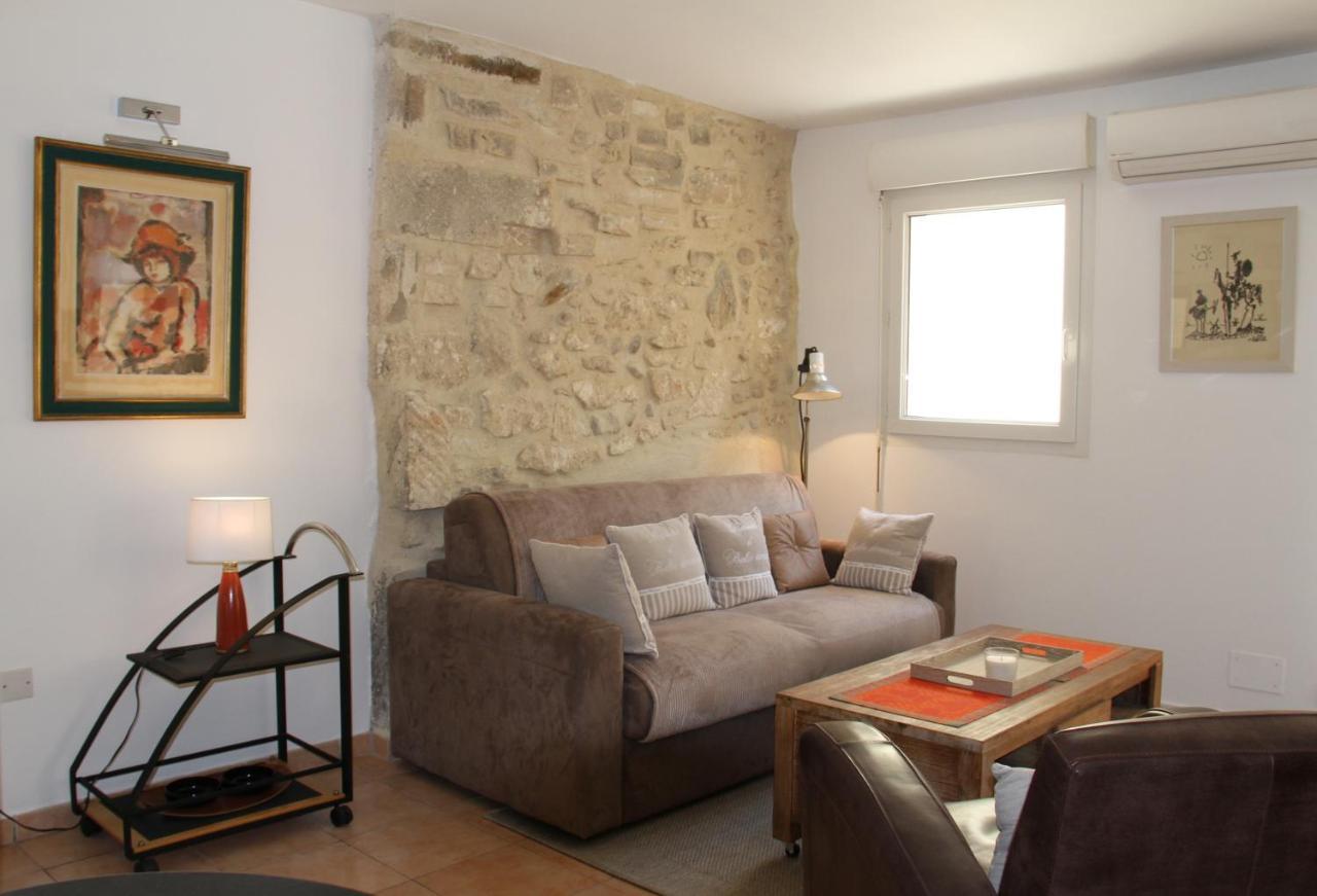 Agréable maison de ville Eyragues Esterno foto