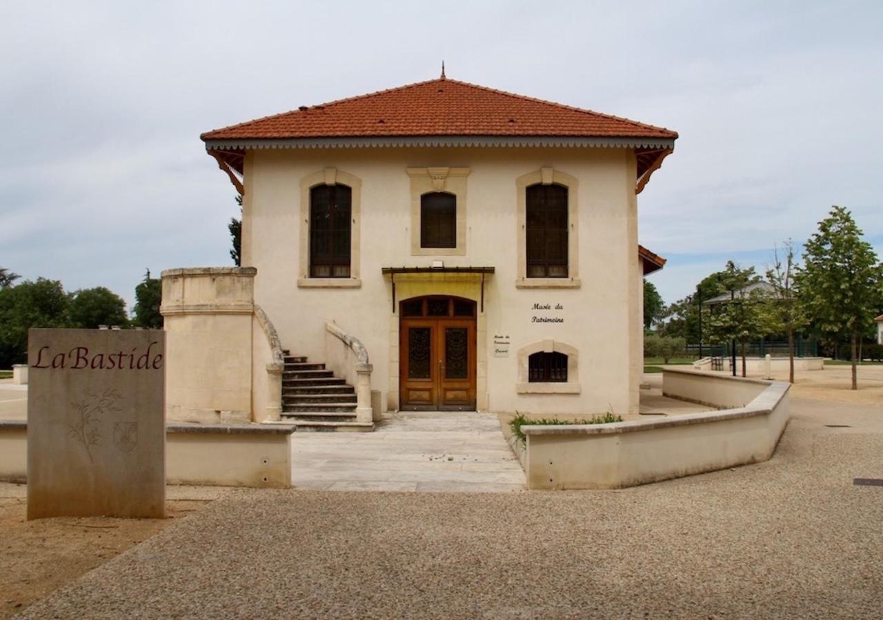 Agréable maison de ville Eyragues Esterno foto